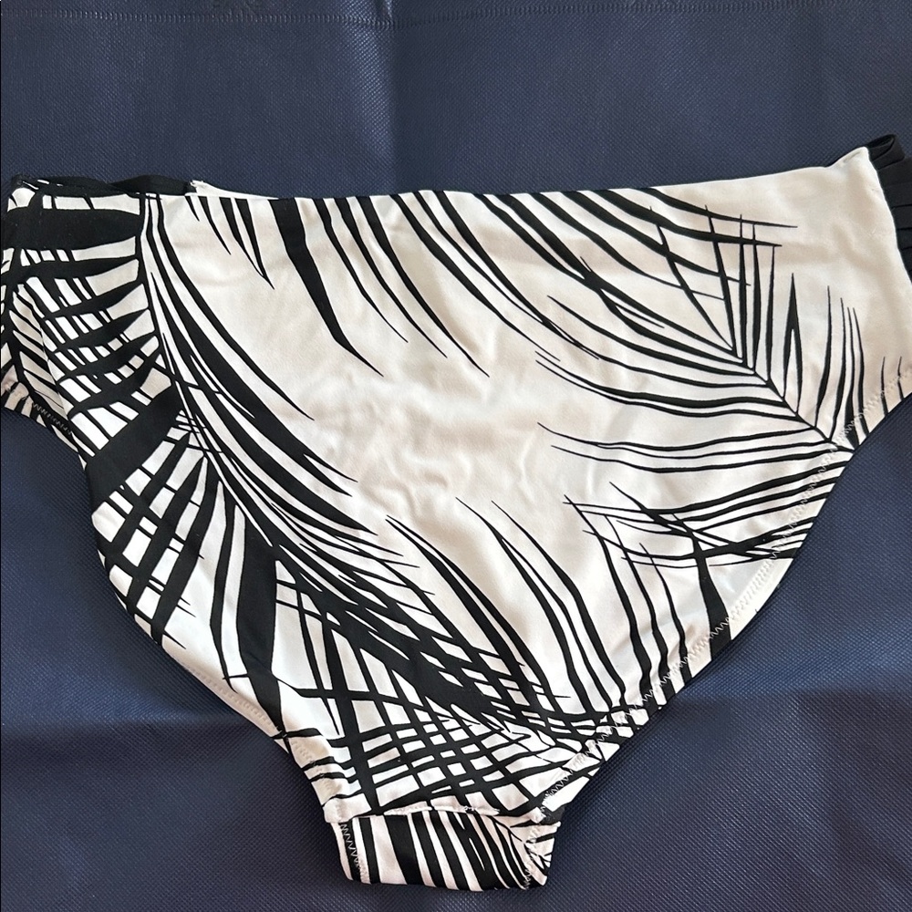 Athleta Black & White Palm Print Bikini Bottom M